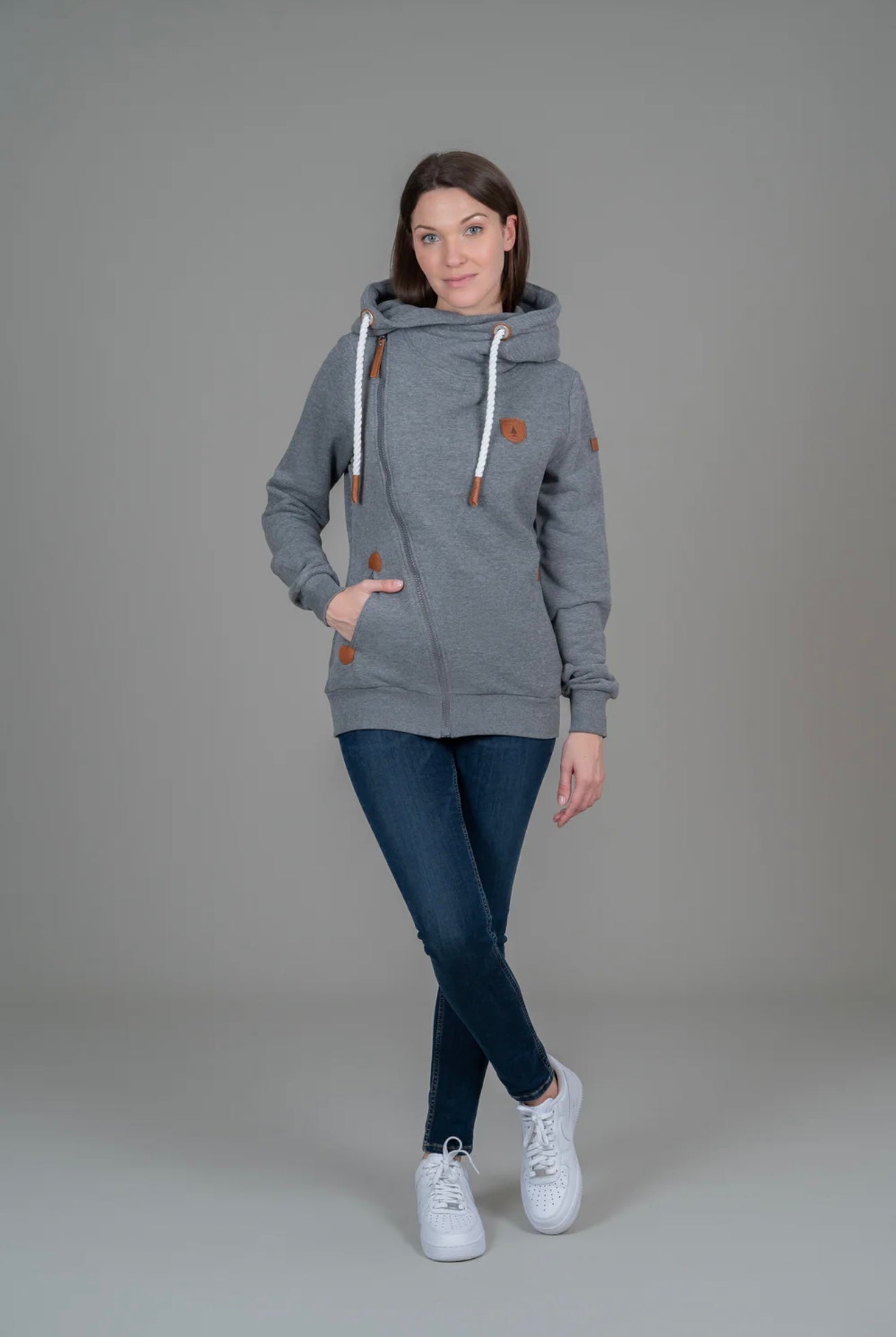 Wanakome- Athena Dark Heather Grey