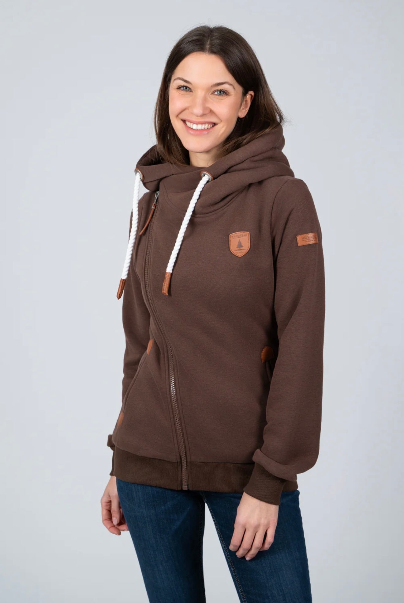 Wanakome- Athena- Mahogany-M left