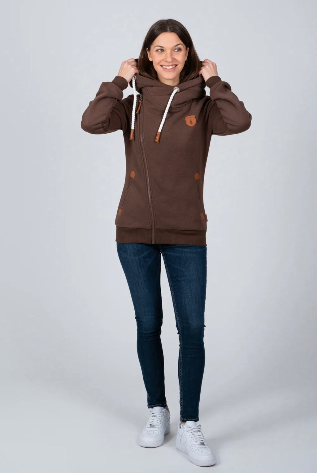Wanakome- Athena- Mahogany