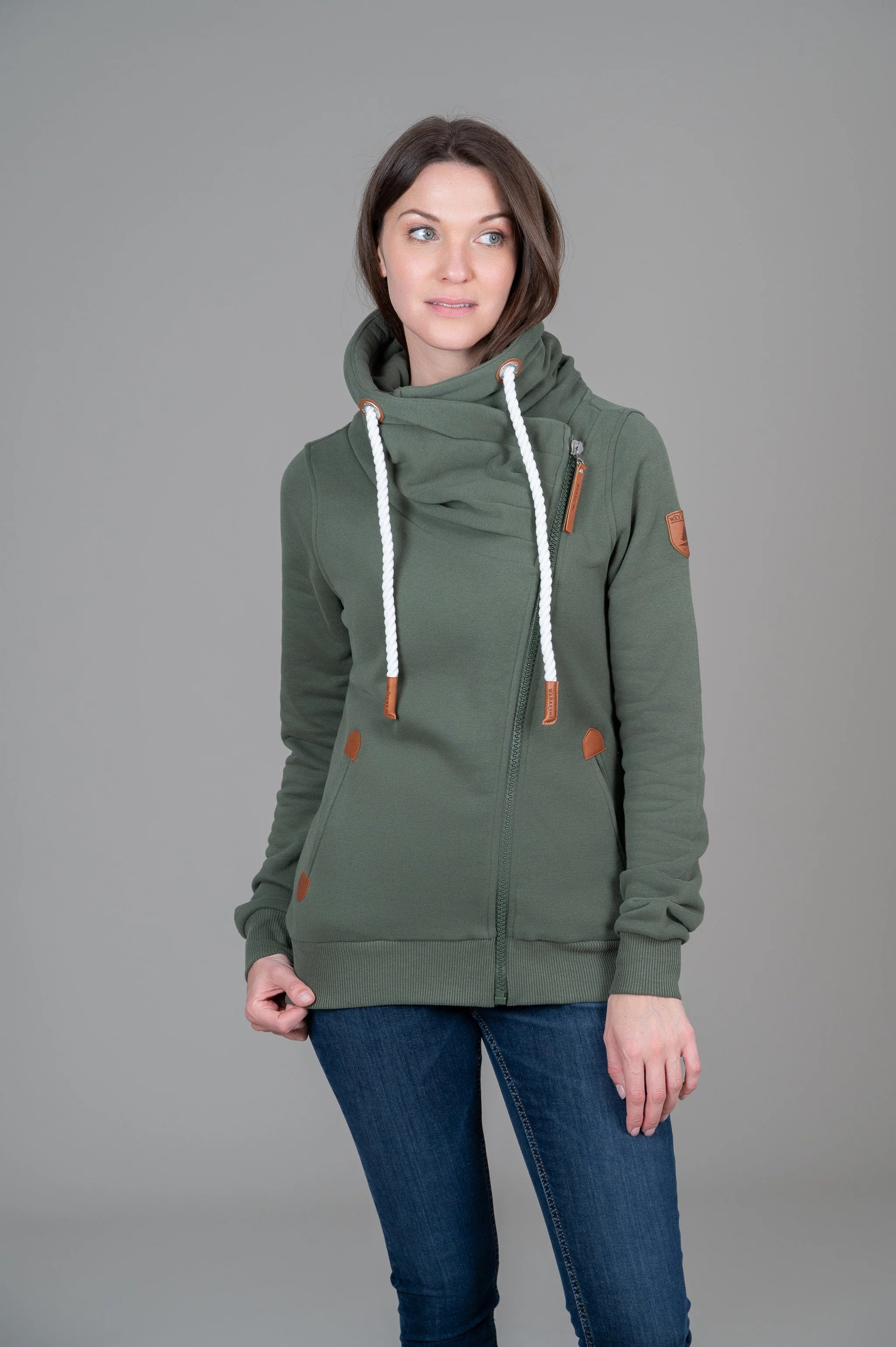 Wanakome- Hestia- Moss Green-M left